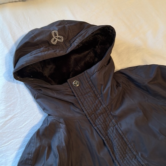 Aritzia TNA Winter Coat - Picture 2 of 7